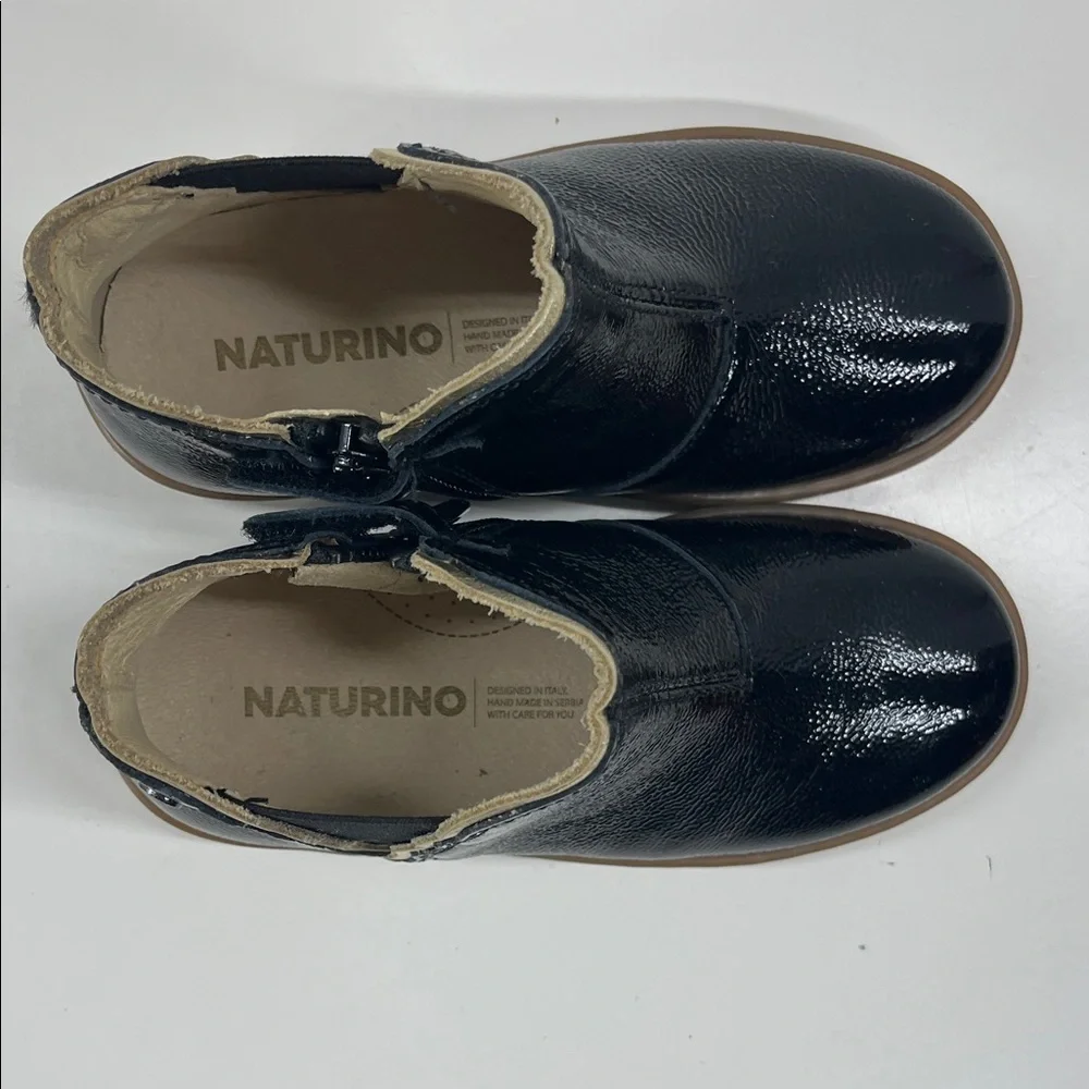 New Naturino Kids' Chelsea Boot Black Girls Size 9.5 Toddler